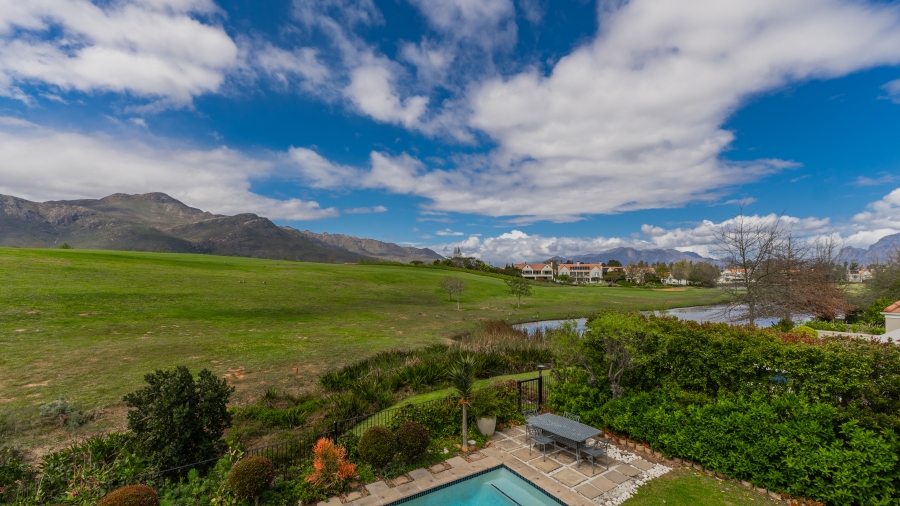 4 Bedroom Property for Sale in Boschenmeer Golf Country Estate Western Cape